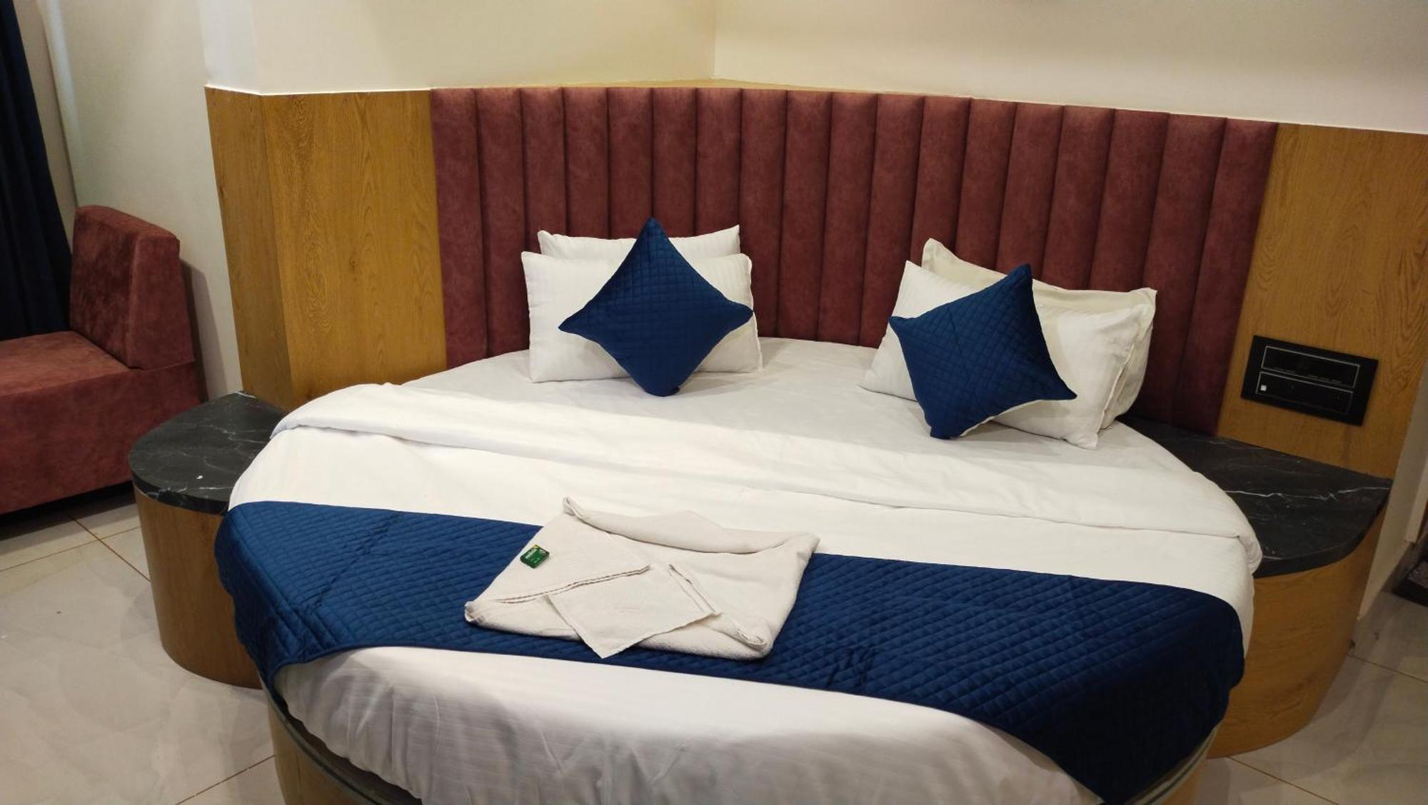 Hotel Campus Ahmadábád Kültér fotó